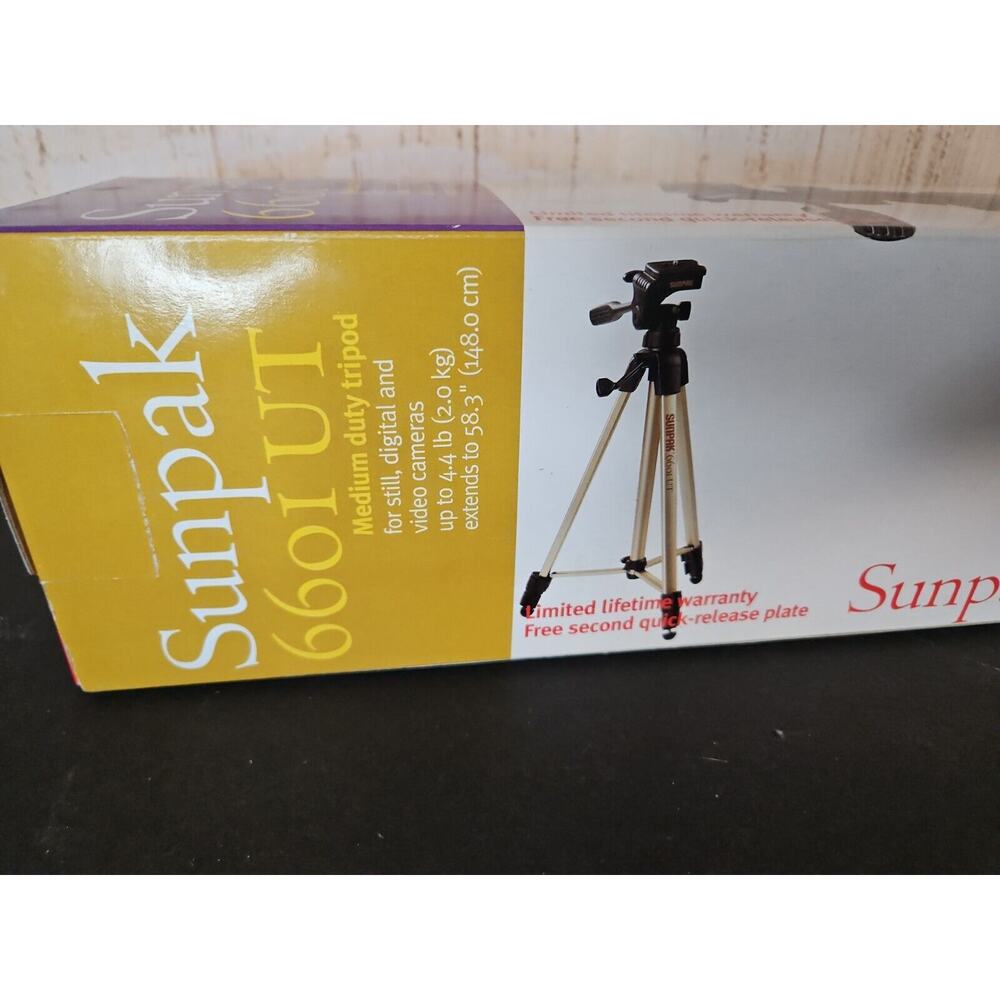 Sunpak‎ 620-080 Tripod w/3-Way Pan Head Folded 20.8" Open 60.2" - Picture 7 of 9